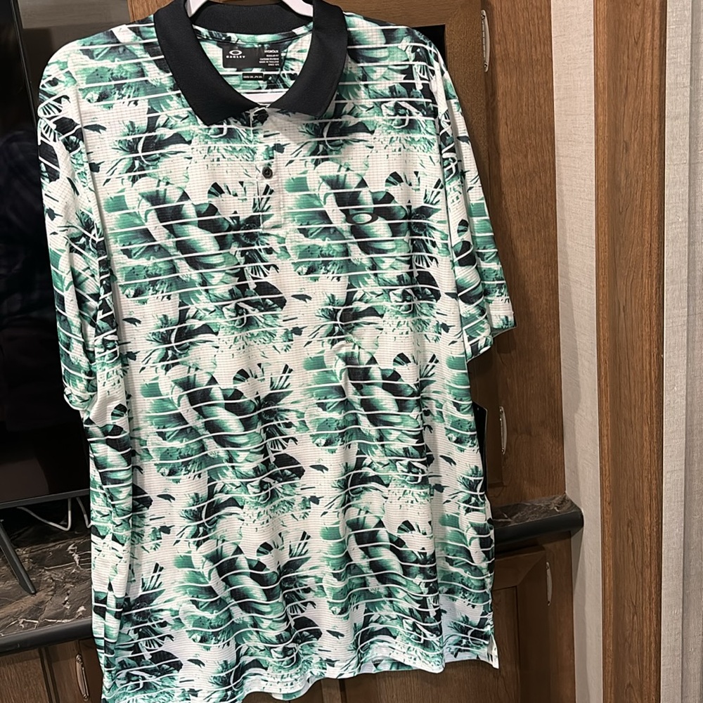 NEW Men’s Oakley Polo Button Down